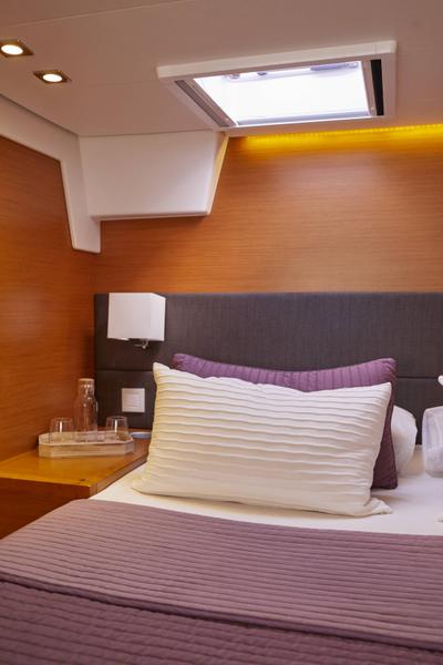 Book yachts online - catamaran - Lagoon 560 - Big Gani - rent