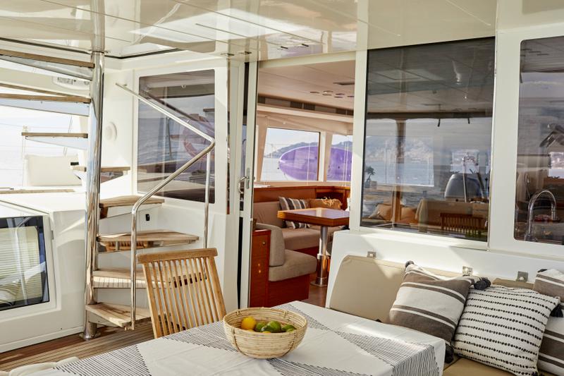 Book yachts online - catamaran - Lagoon 560 - Big Gani - rent