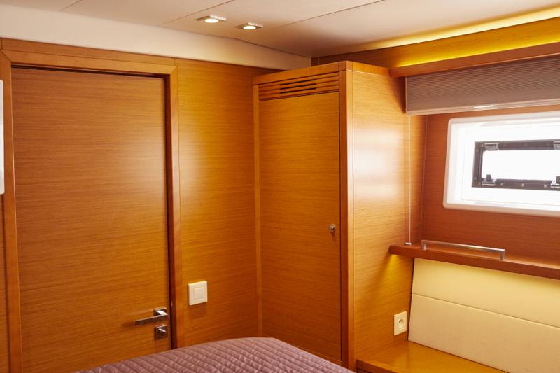 Book yachts online - catamaran - Lagoon 560 - Big Gani - rent