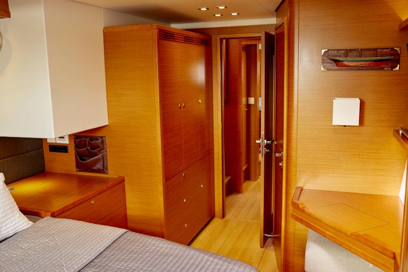 Book yachts online - catamaran - Lagoon 560 - Big Gani - rent