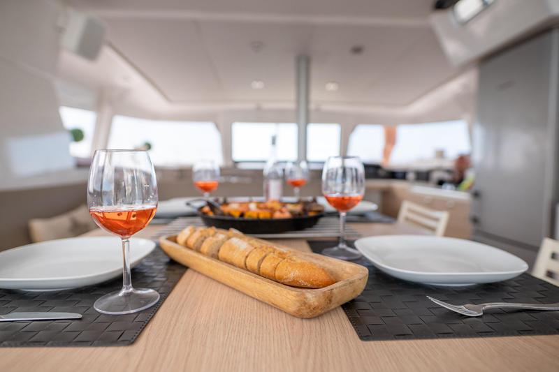 Book yachts online - catamaran - Bali 4.0 - Insail - rent