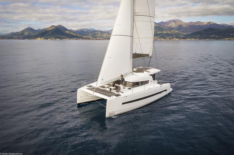 Book yachts online - catamaran - Bali 4.0 - Insail - rent