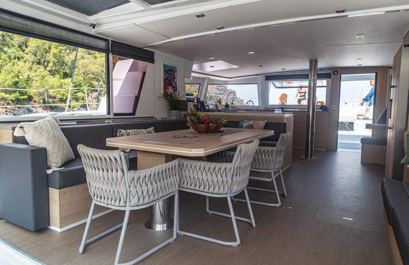 Book yachts online - catamaran - Bali 5.4. - Amura - rent