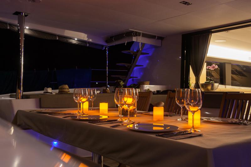 Book yachts online - catamaran - Victoria 67 - Magec - rent