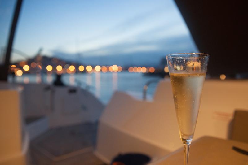 Book yachts online - catamaran - Victoria 67 - Magec - rent