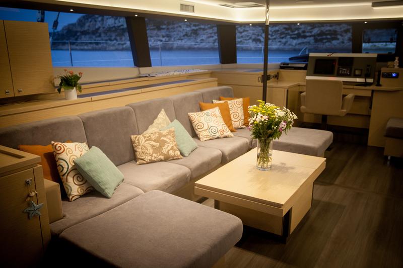 Book yachts online - catamaran - Victoria 67 - Magec - rent