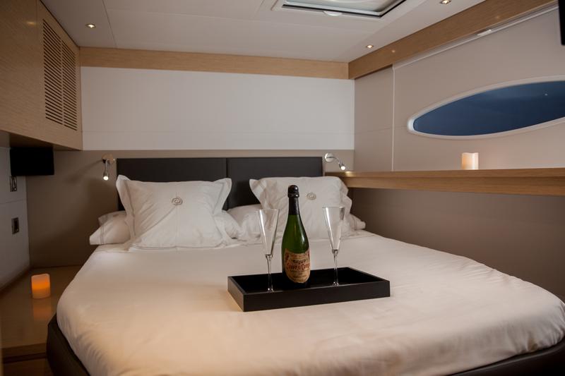 Book yachts online - catamaran - Victoria 67 - Magec - rent