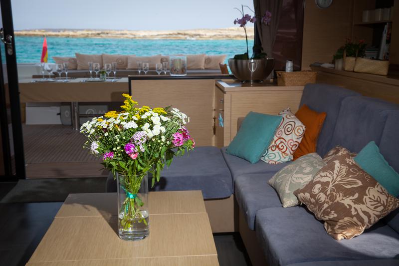 Book yachts online - catamaran - Victoria 67 - Magec - rent