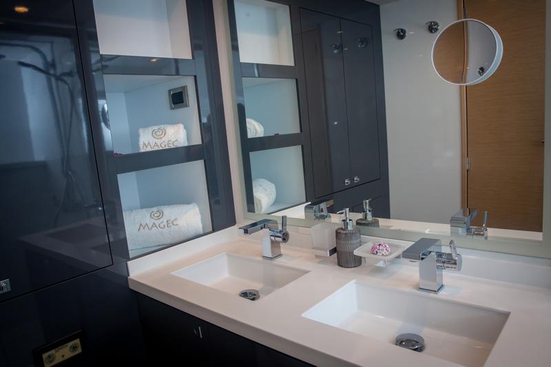 Book yachts online - catamaran - Victoria 67 - Magec - rent