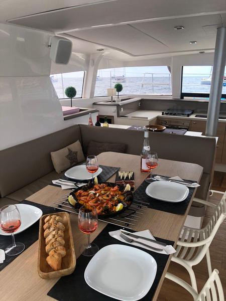 Book yachts online - catamaran - Bali 4.1 - Intrepido - rent