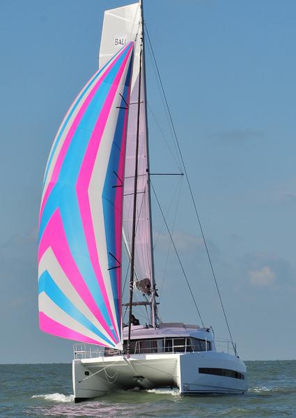 Book yachts online - catamaran - Bali 4.1 - Intrepido - rent