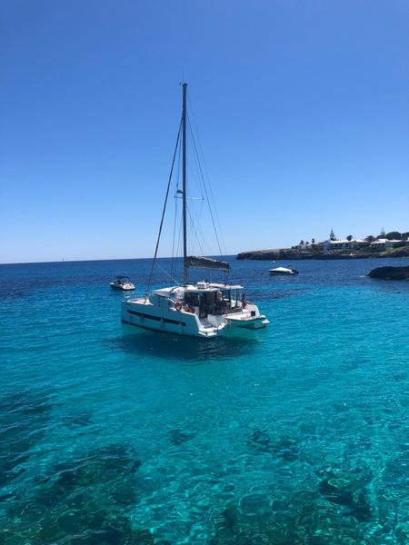 Book yachts online - catamaran - Bali 4.1 - Intrepido - rent