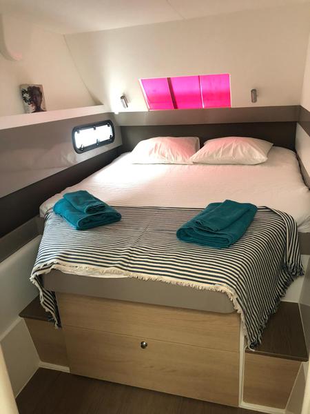 Book yachts online - catamaran - Bali 4.1 - Intrepido - rent