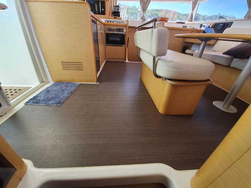 Book yachts online - catamaran - Lagoon 420 - Exit Strategy - rent