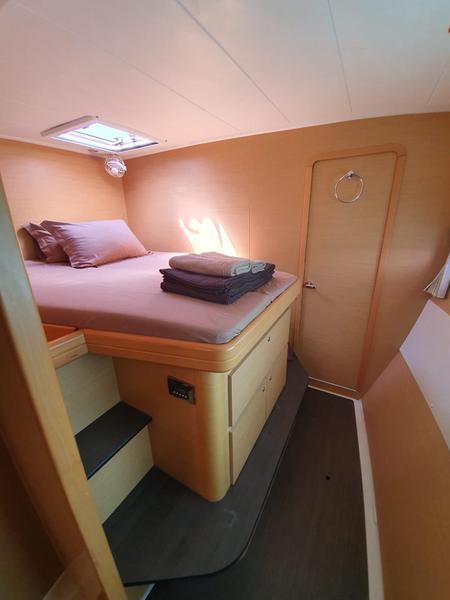 Book yachts online - catamaran - Lagoon 420 - Exit Strategy - rent