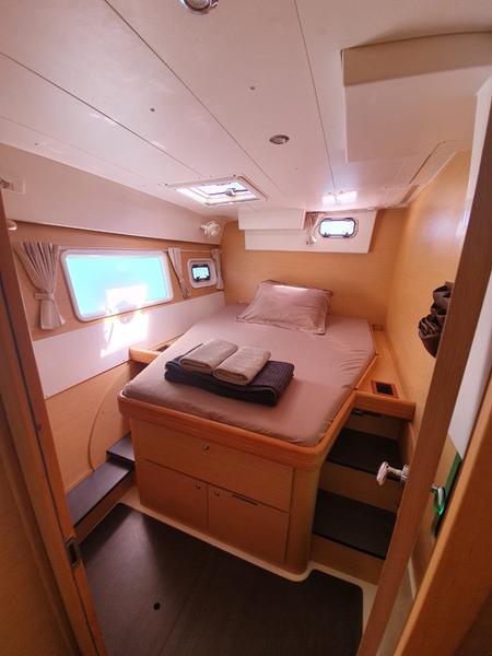 Book yachts online - catamaran - Lagoon 420 - Exit Strategy - rent