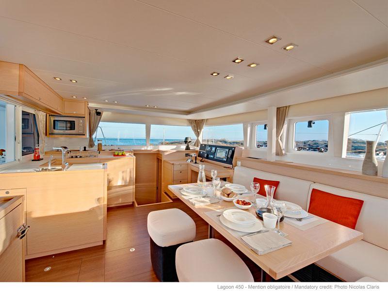 Book yachts online - catamaran - Lagoon 450 - Black Duck - rent