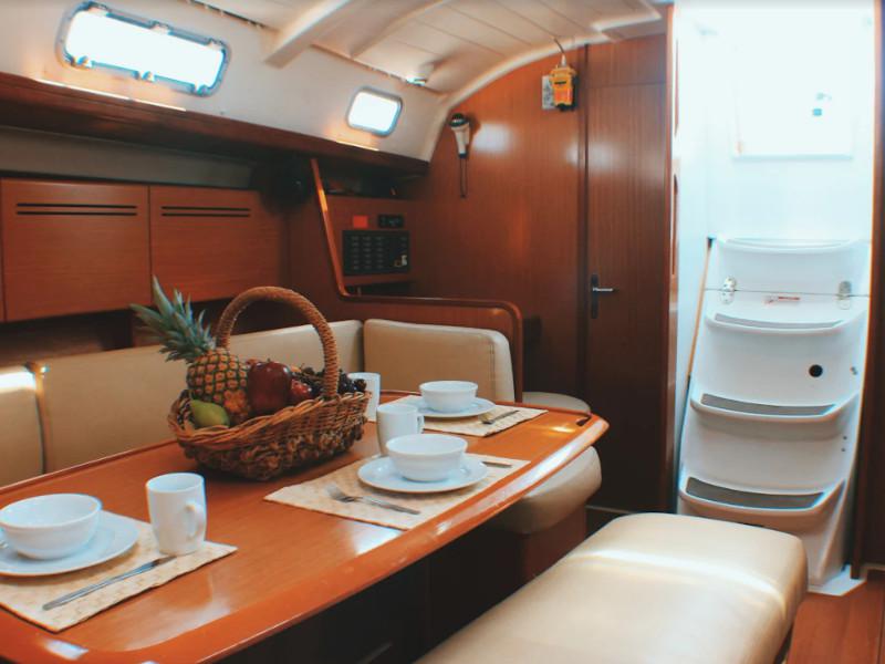 Book yachts online - sailboat - Cyclades 43.4 - Estera - rent