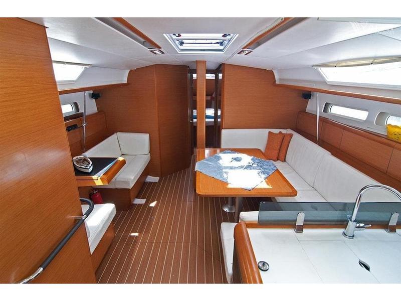 Book yachts online - sailboat - Jeanneau 439 - Marina 1 - rent