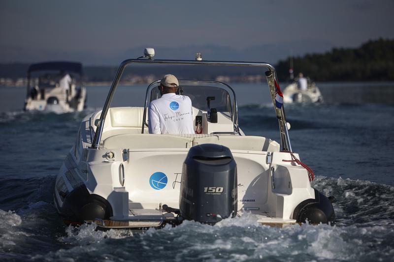 Book yachts online - motorboat - Zar 57 - no name - rent