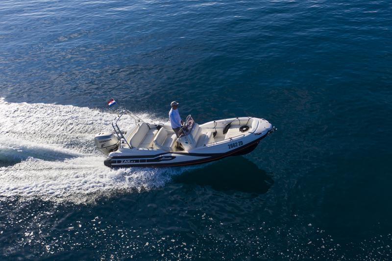 Book yachts online - motorboat - Zar 61 - no name - rent