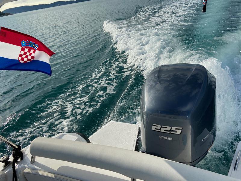 Book yachts online - motorboat - ZAR 65 Suite XL Luxury - no name - rent