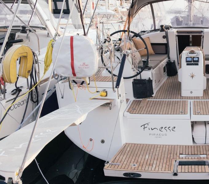 Book yachts online - sailboat - Sun Odyssey 440 - Finesse - rent