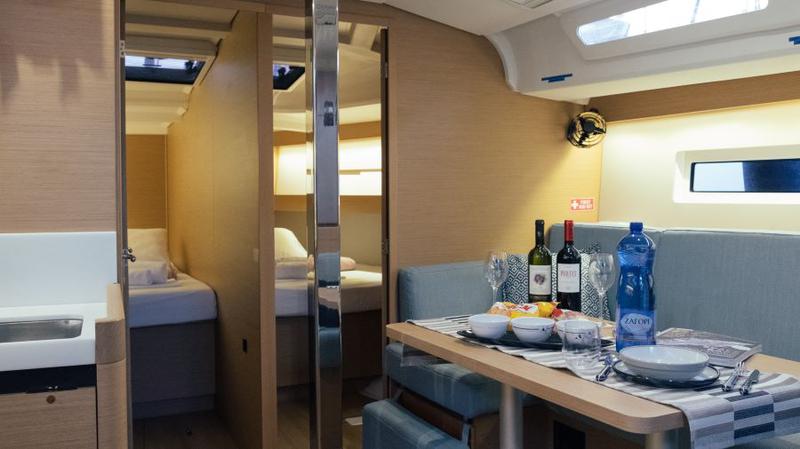 Book yachts online - sailboat - Sun Odyssey 440 - Finesse - rent