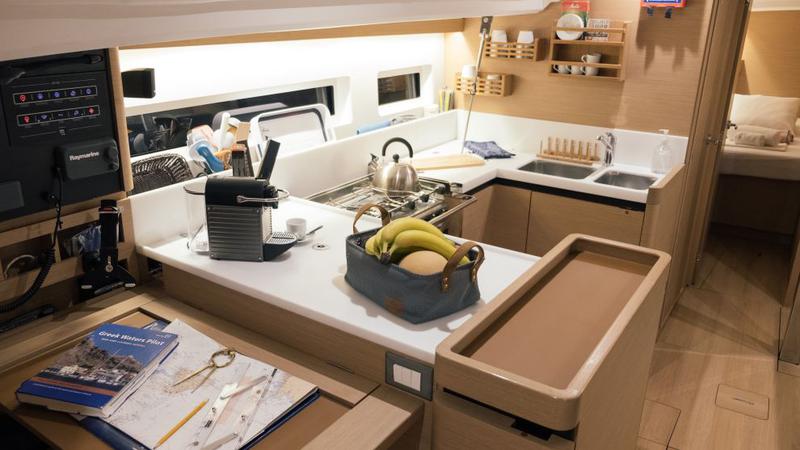 Book yachts online - sailboat - Sun Odyssey 440 - Finesse - rent