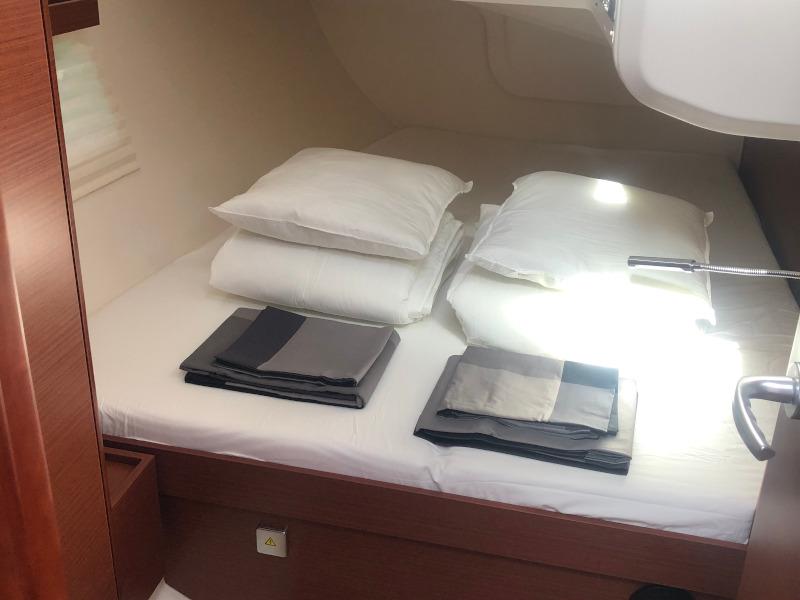 Book yachts online - sailboat - Hanse 418 - 4Fun - rent