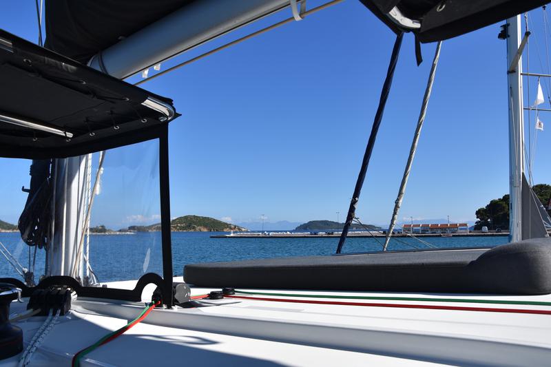 Book yachts online - catamaran - Lagoon 42 - Kit Cat - rent