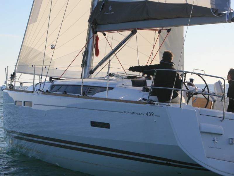 Book yachts online - sailboat - Sun Odyssey 439 - Gael - rent