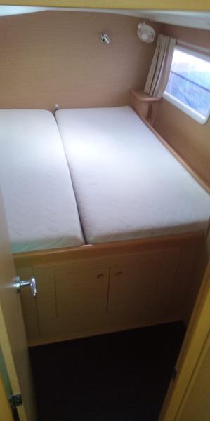 Book yachts online - catamaran - Lagoon 380 S2 - Gemini - rent