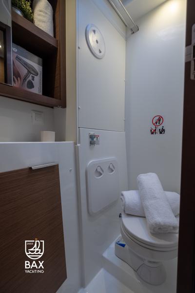 Book yachts online - catamaran - Lagoon 40 - Meliti - A/C &amp; Watermaker &amp; Generator - 4+2 Cabins/4 Heads - rent