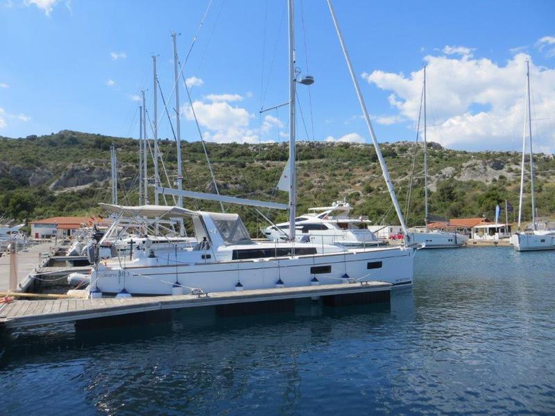 Book yachts online - sailboat - Oceanis 38.1 - Eleven - rent