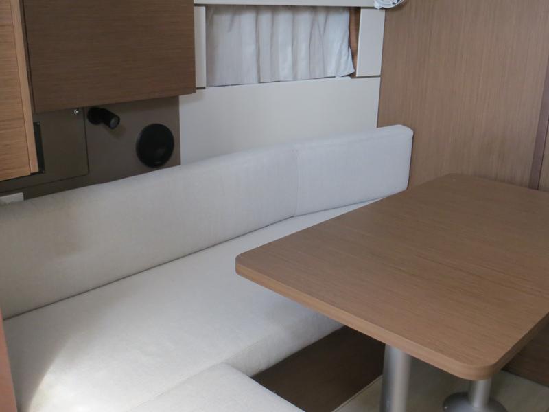 Book yachts online - sailboat - Oceanis 38.1 - Eleven - rent