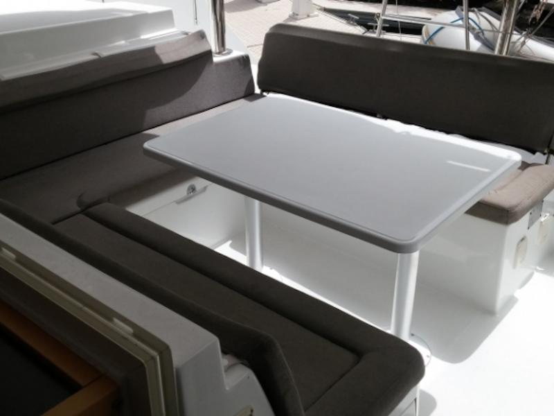 Book yachts online - catamaran - Lagoon 400 S2 - Ruby - rent