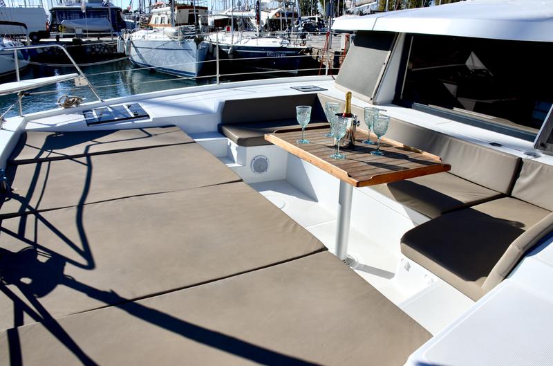 Book yachts online - catamaran - Bali 4.1 - RomaR (A/C - Generator) - rent