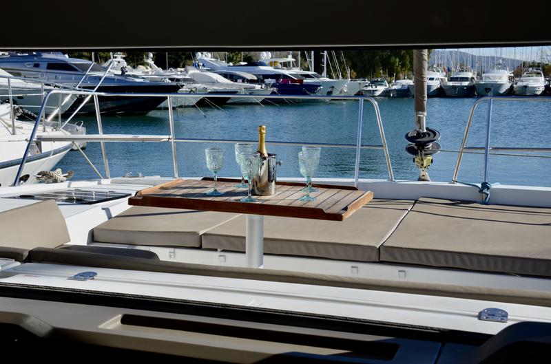 Book yachts online - catamaran - Bali 4.1 - RomaR (A/C - Generator) - rent