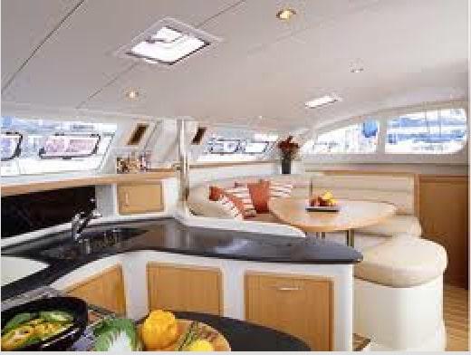 Book yachts online - catamaran - Leopard 4300 - Sundowner - rent