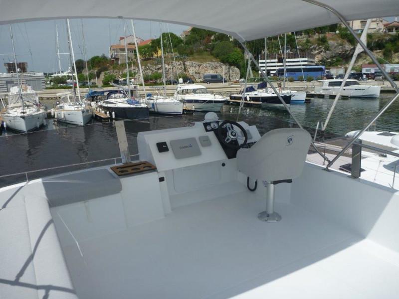 Book yachts online - powercatamaran - MY 37 - Mare Tortuga - rent
