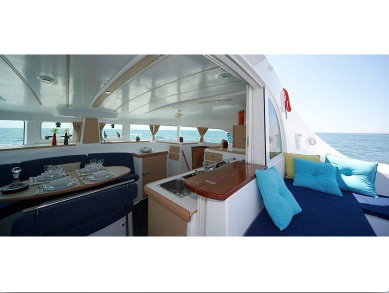 Book yachts online - catamaran - Lagoon 380 S2 - Mare Salsa - rent