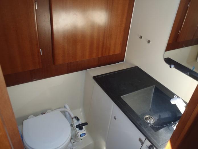 Book yachts online - sailboat - Dufour 425 - Loreley - rent