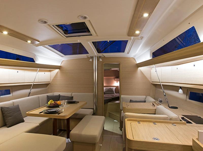 Book yachts online - sailboat - Dufour 410 Grand Large 6 - Julia - rent