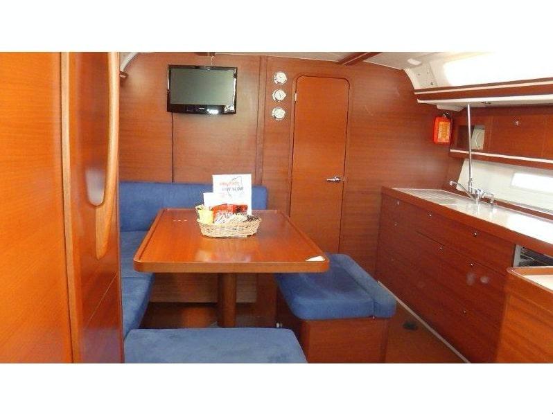 Book yachts online - sailboat - Dufour 450 GL - Grace - rent