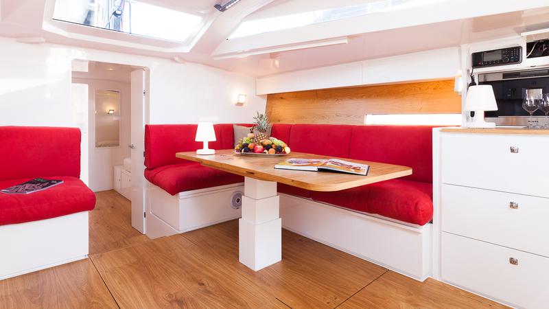 Book yachts online - sailboat - Vismara V71 - Red Carpet - rent