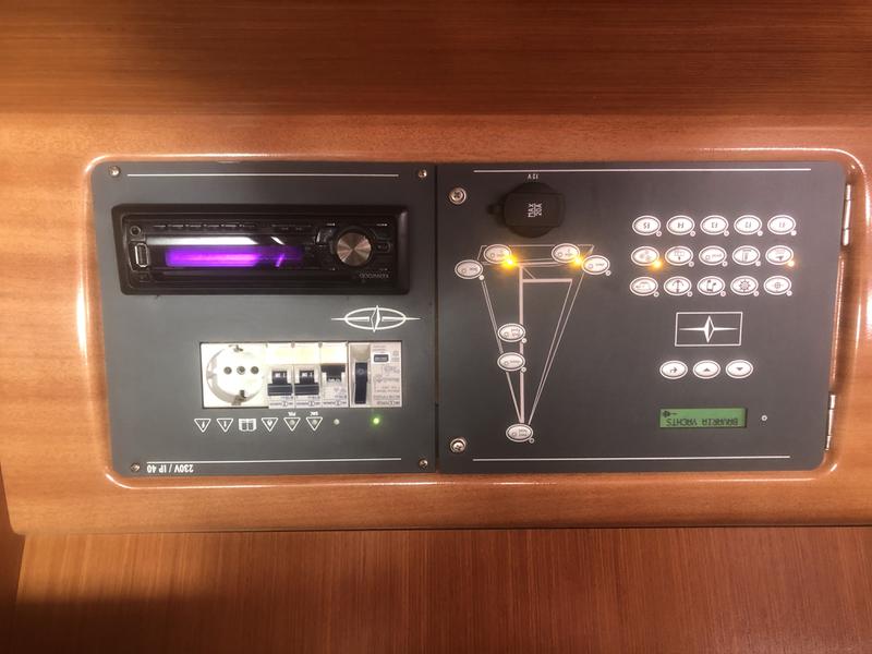 Book yachts online - sailboat - Bavaria Cruiser 40 - Benno - rent