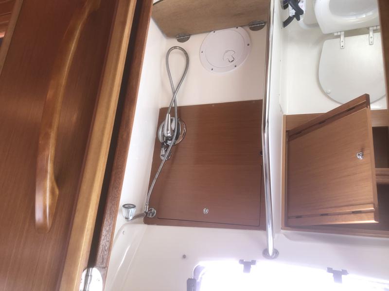 Book yachts online - sailboat - Bavaria Cruiser 40 - Benno - rent