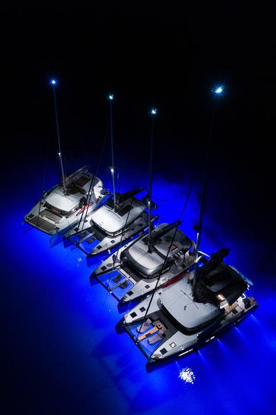 Book yachts online - catamaran - Lagoon 42 - Casta Diva VIP-equipped (AC/Gen/Watermaker) - rent