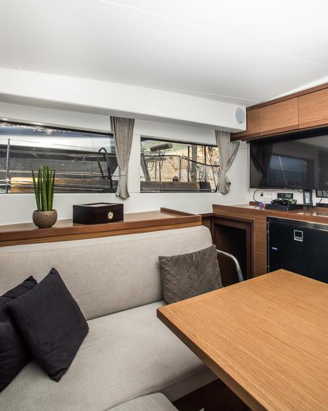 Book yachts online - catamaran - Lagoon 40 - Sol Invictus VIP-equipped (AC/Gen/Watermaker) - rent